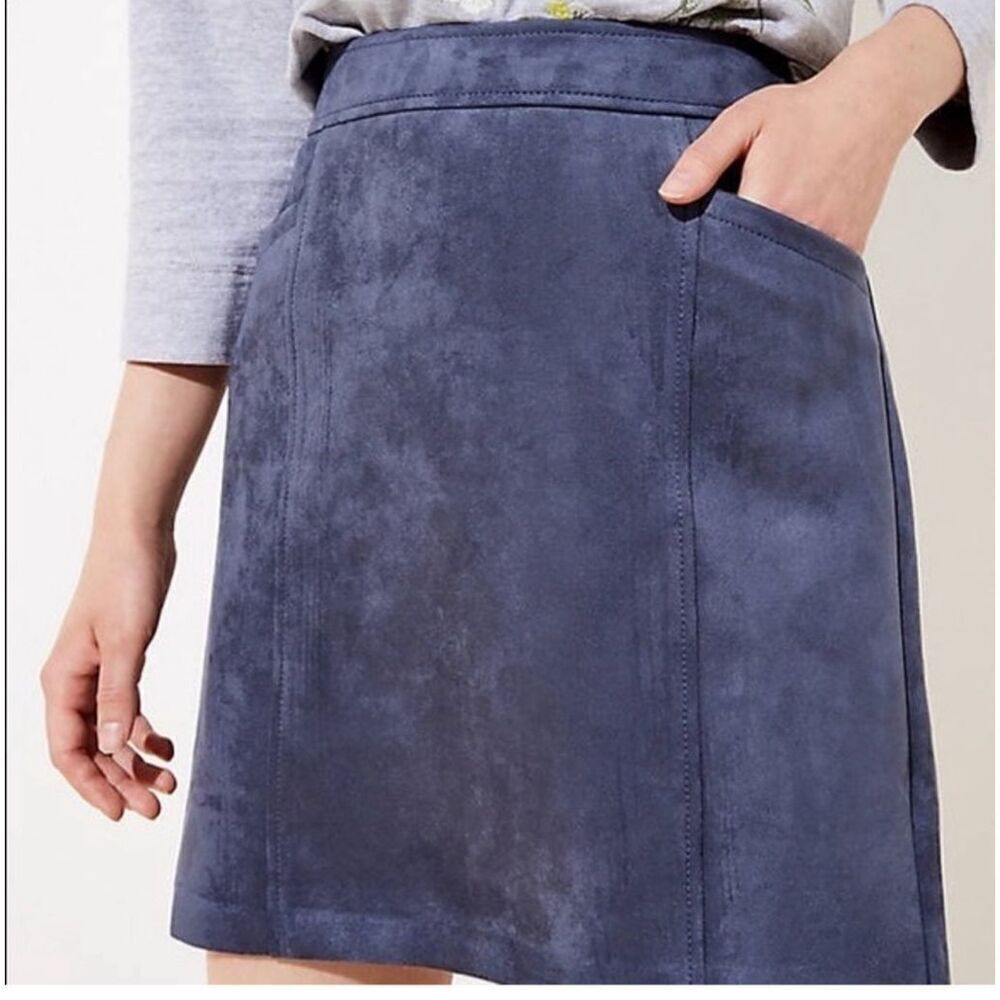 LOFT  Gray Blue Faux Suede Mini Skirt Back Zip 2 Pockets Size 8